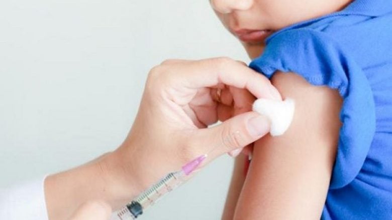 Ndryshojne rregullat per vaksinimin e femijeve, procedurat online